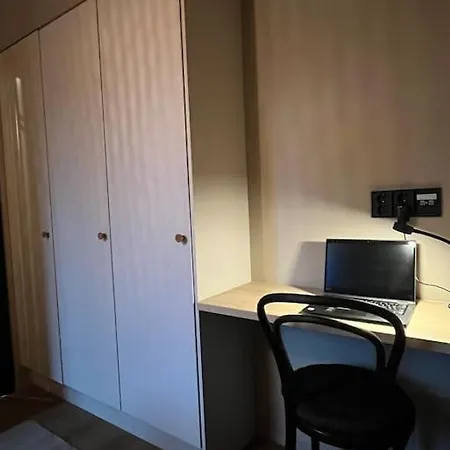 Arctic Trail, B Huvilat